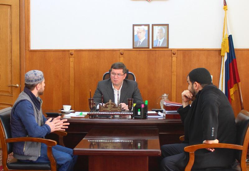 Махмуд Амиралиев на приеме граждан: «Главная цель-оказывать всевозможную помощь нашим жителям»