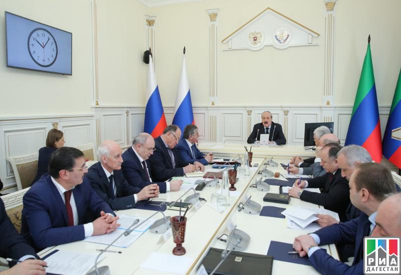 Под руководством Рамазана Абдулатипова прошло заседание Совета Безопасности РД