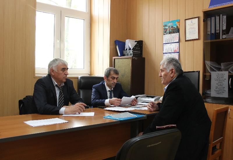 Замминистра финансов Дагестана провел прием граждан по личным вопросам в Карабудахкентском районе
