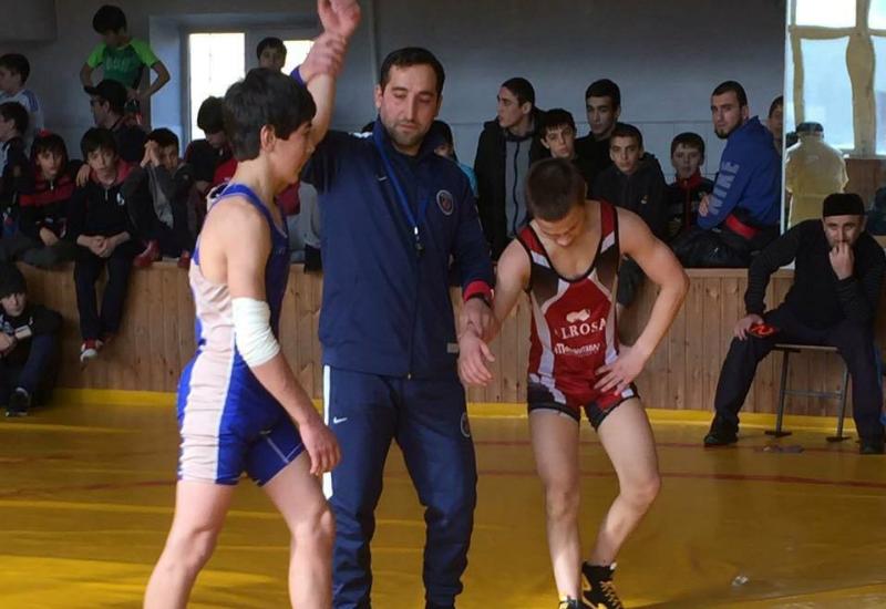 На зональном этапе первенства по вольной борьбе спортсмены из Карабудахкентского района принесли очередные победы