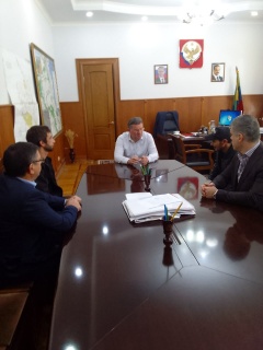 Глава Карабудахкентского района встретился с контрактниками перед отправкой на места дислокации