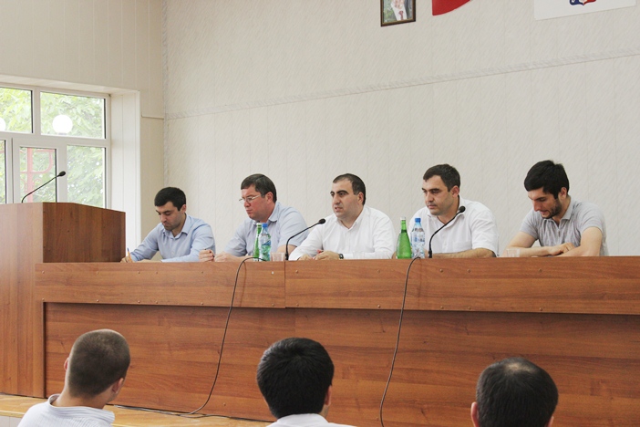 Заседание Молодежного парламента Карабудахкентского района прошло в райцентре