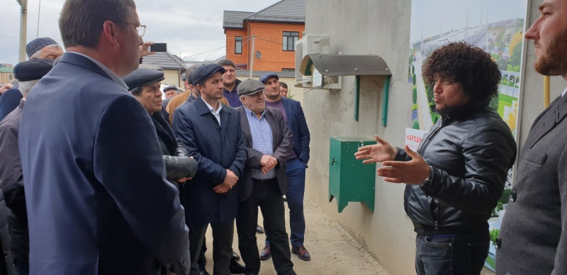 Сегодня делегация Карабудахкентского района во главе  с Махмудом Амиралиевым  посетила строящую мечет в Махачкале