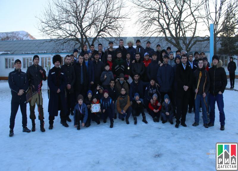 Открытие клуба по стрельбе из лука в Карабудахкентском районе отметили турниром