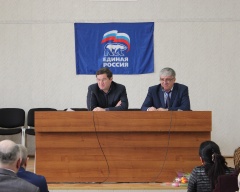 Махмуд Амиралиев торжественно вручил партийные билеты новым членам партии «Единая Россия»