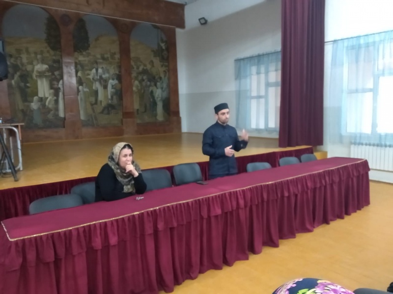 В Карабудахкентском районе  состоялась встреча представителя Муфтията со старшеклассниками.