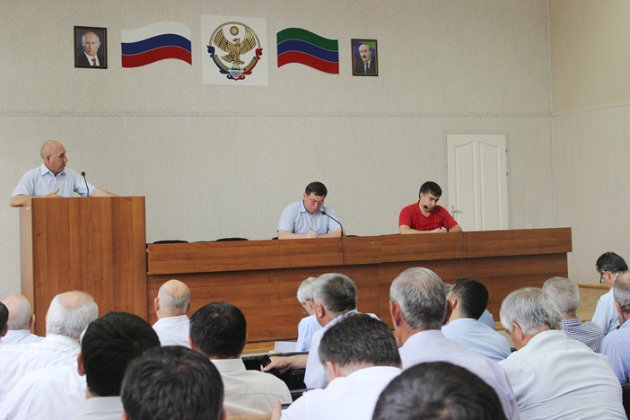 Вопросы сбора налогов обсудили в Карабудахкентском районе