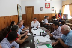 Махмуд Амиралиев провел совещание с главами поселений и представителями ООО «Газпром Межрегионгаз Метрология».