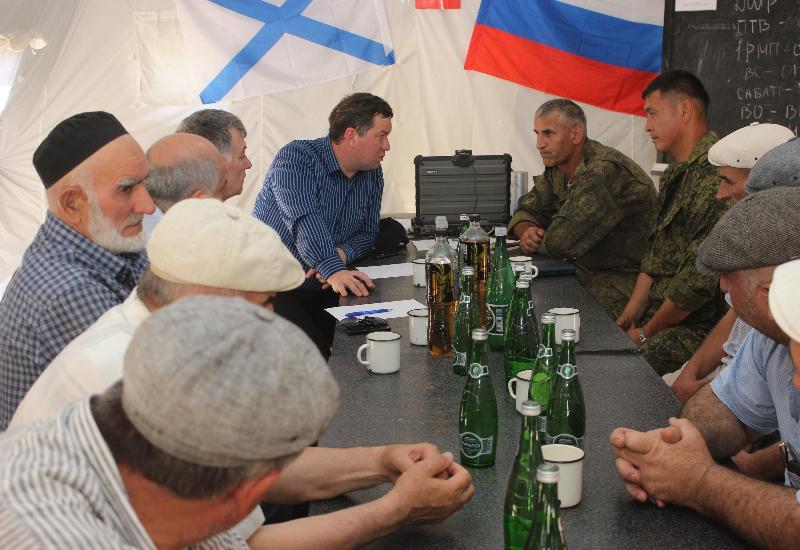 Глава района Махмуд Амиралиев встретился с представителями войсковой части 20264