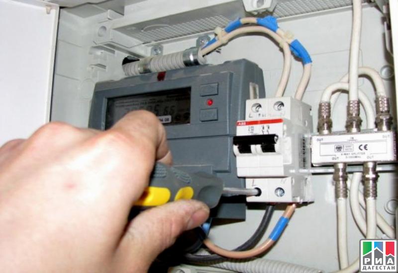 К 1 июля всем абонентам в Дагестане установят автоматические электрические счетчики