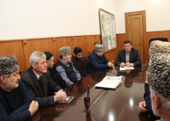 Махмуд Амиралиев встретился с имамами населенных пунктов Карабудахкентского района
