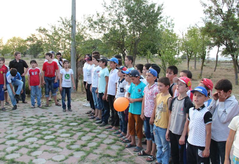 Дом дружбы провел ряд мероприятий ко Дню Конституции Дагестана в детском лагере «Ласточка» Карабудахкентского района