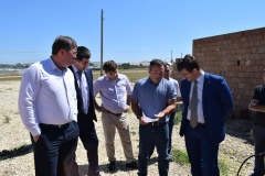 Гаджимагомед Гусейнов и Гаджи Султанов проверили инвестиционный объект в Карабудахкентском районе