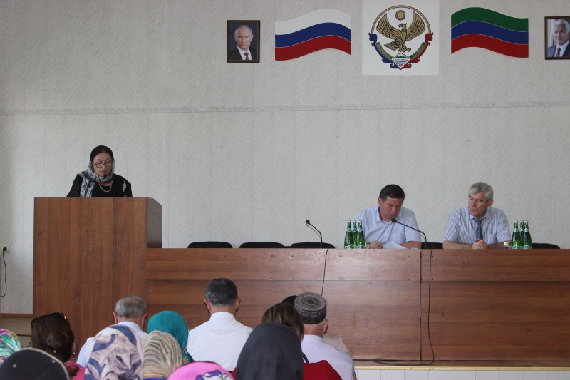 Августовское совещание работников образования  района состоялось сегодня  в Карабудахкенте.