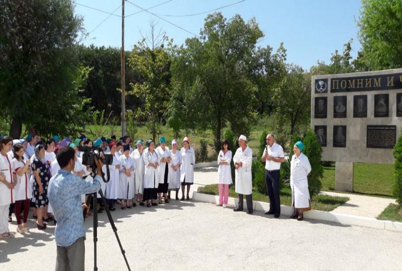 В Карабудахкентском районе прошел митинг под лозунгом «Медицинские работники против террора»
