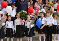 Материальную помощь получат родители первоклассников в Дагестане
