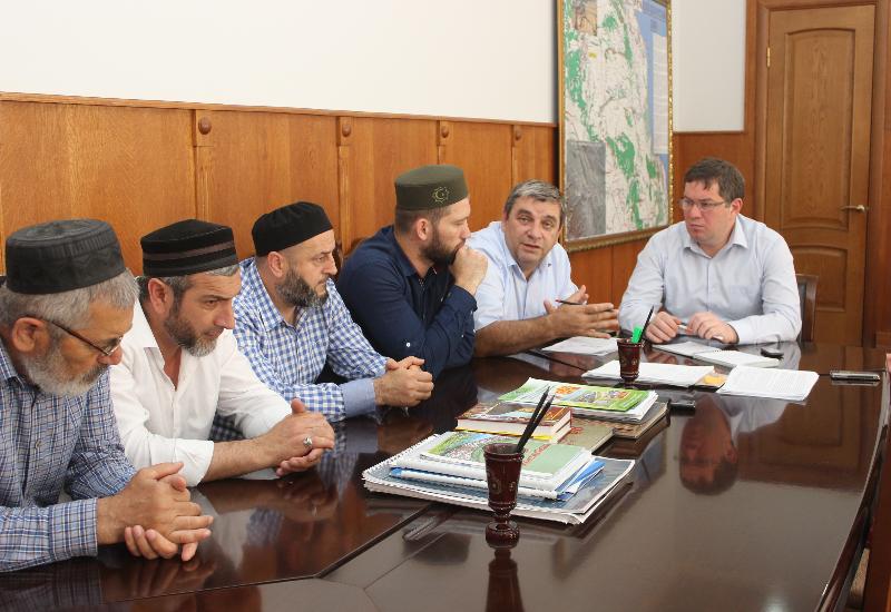 В Карабудахкентском районе провели совещание с имамами поселений