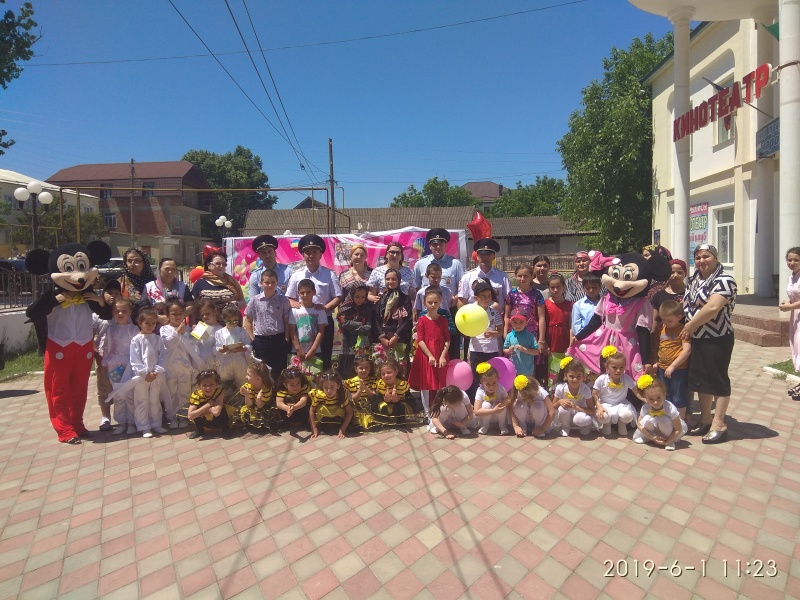 День защиты детей в атмосфере детской радости и улыбок отметили  1 июня  в Карабудахкенте.  
