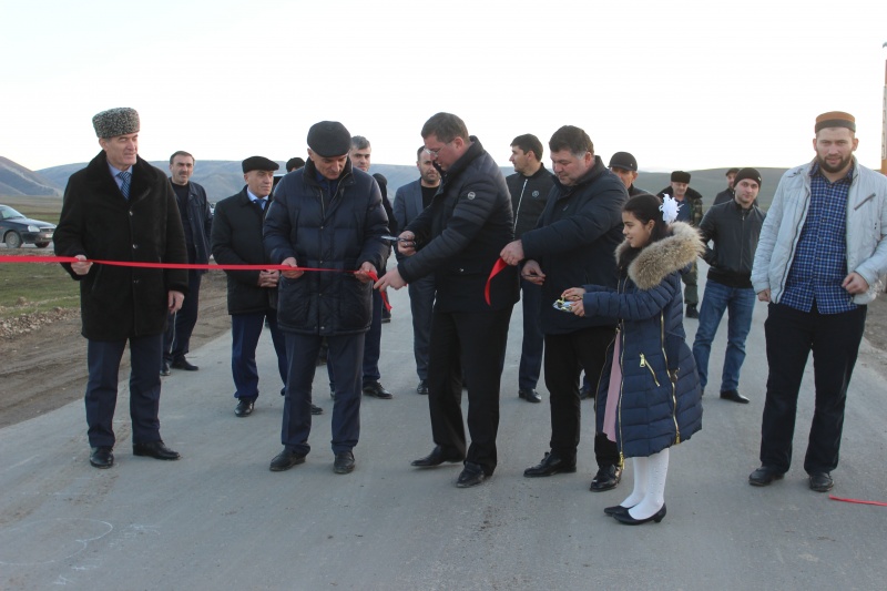 В селе Аданак в торжественной обстановке после капитального ремонта открыли обновлённый участок сельской автомобильной дороги.