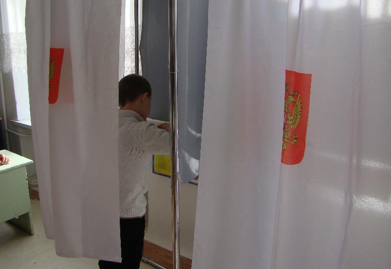 Более 300 учащихся школ Карабудахкентского района ознакомили с принципами избирательного права