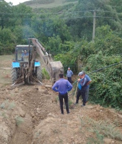 Администрация села Карабудахкент проводит ремонтные работы в насосной станции "Бекенез"