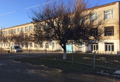 В доргелинской средней школе № 1 проводятся работы по замене окон