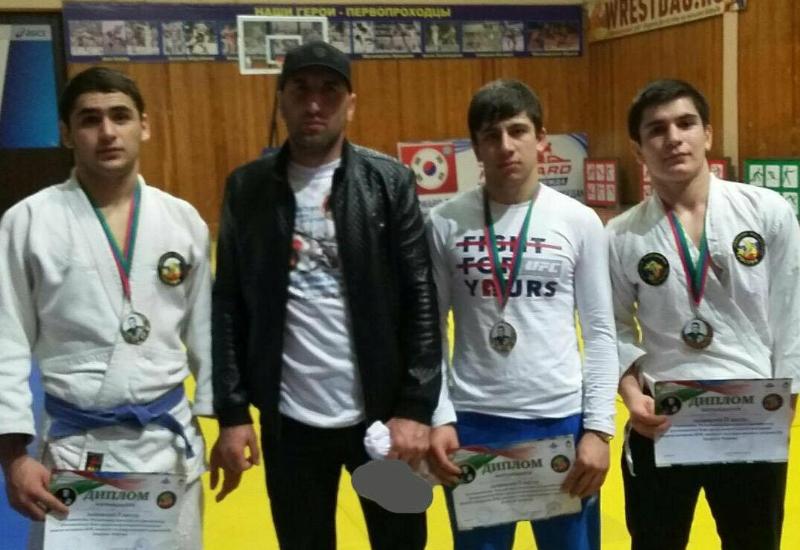 Спортсмены из Карабудахкентского района стали призерами на первенстве по рукопашному бою