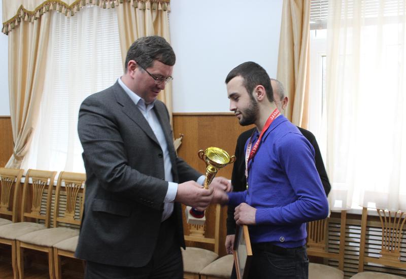 В Карабудахкентском районе чествовали чемпиона первенства по смешанному единоборству Зиявутдина Гаджиева