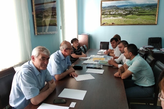 Развитие туризма в Карабудахкентском районе рассмотрели на выездном приеме граждан