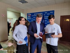 Волонтеры с.Карабудахкент готовятся ко Всероссийскому онлайн -голосованию по выбору общественных территорий.