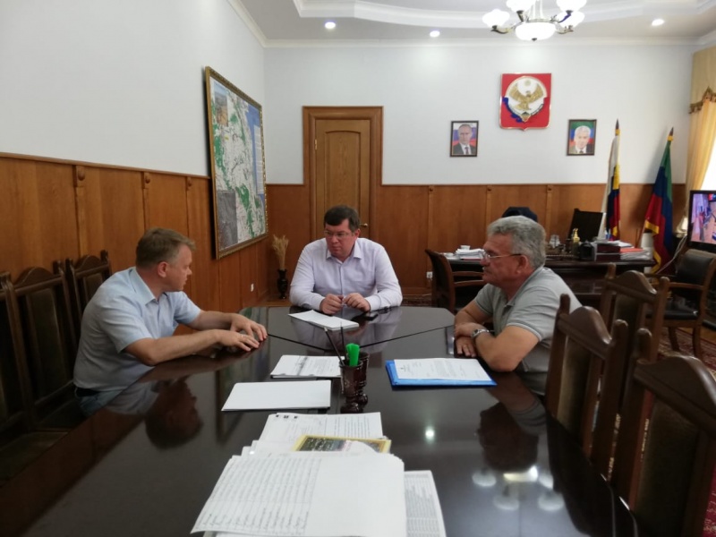 Махмуд Амиралиев встретился с представителями сейсморазведочной партии "Ставропольнефтегеофизика" .