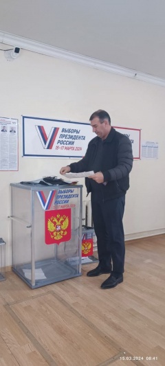 Спикер районного Собрания депутатов Адиль Салаватов призвал избирателей проголосовать на выборах
