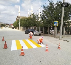В Карабудахкентском районе производится  покраска пешеходных переходов.