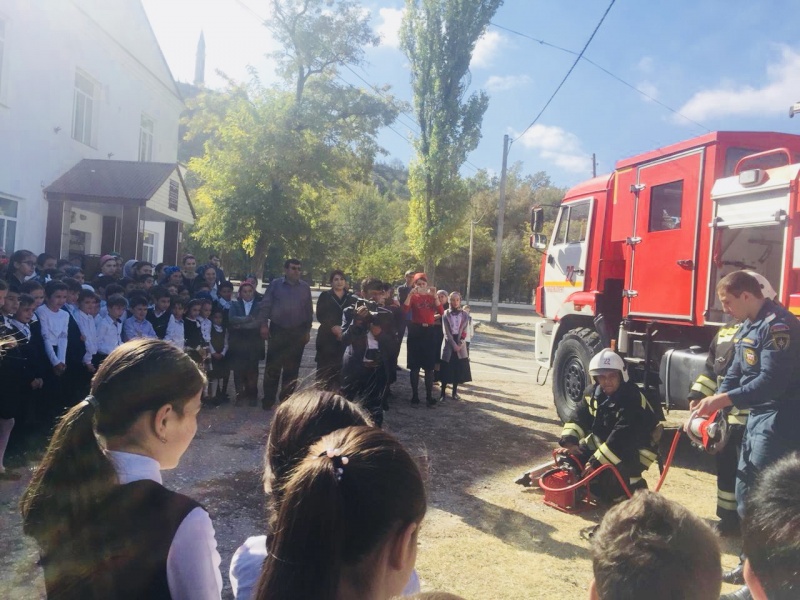 В Карабудахкентской школе №1 провели противопожарные учения