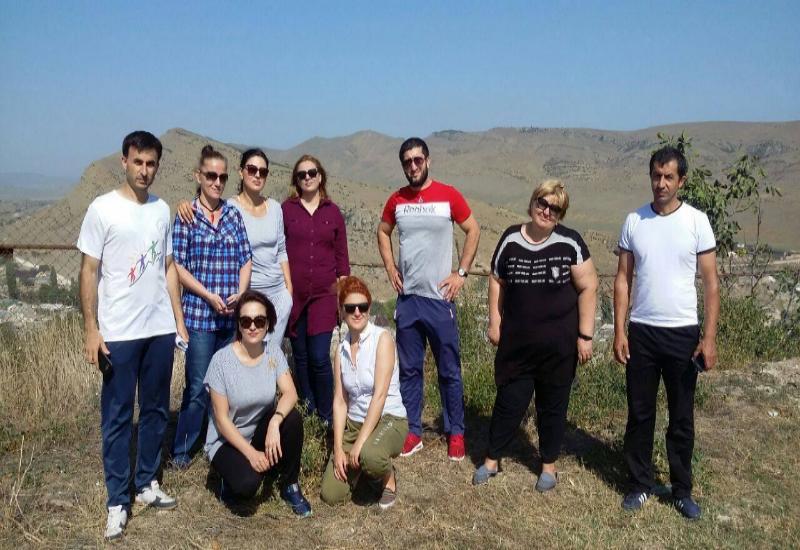Туристам из Махачкалы показали достопримечательности Карабудахкентского района