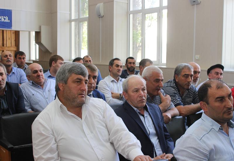 В Карабудахкентском районе прошла внеочередная сессия депутатов