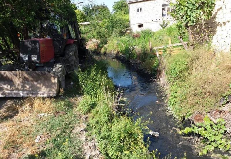 В Карабудахкенте очистили канал «Бекенезский»