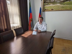 Сергей Меликов поручил ввести режим ЧС на территории Кумторкалинского района, где накануне произошел взрыв.