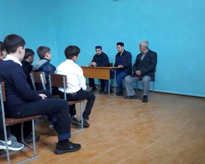 В карабудахкентской школе № 2 провели духовно - просветительную лекцию