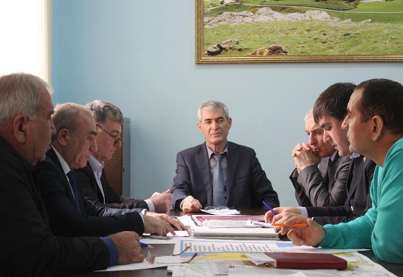 Заседание комиссии по обеспечению безопасности дорожного движения состоялось в Карабудахкентского районе