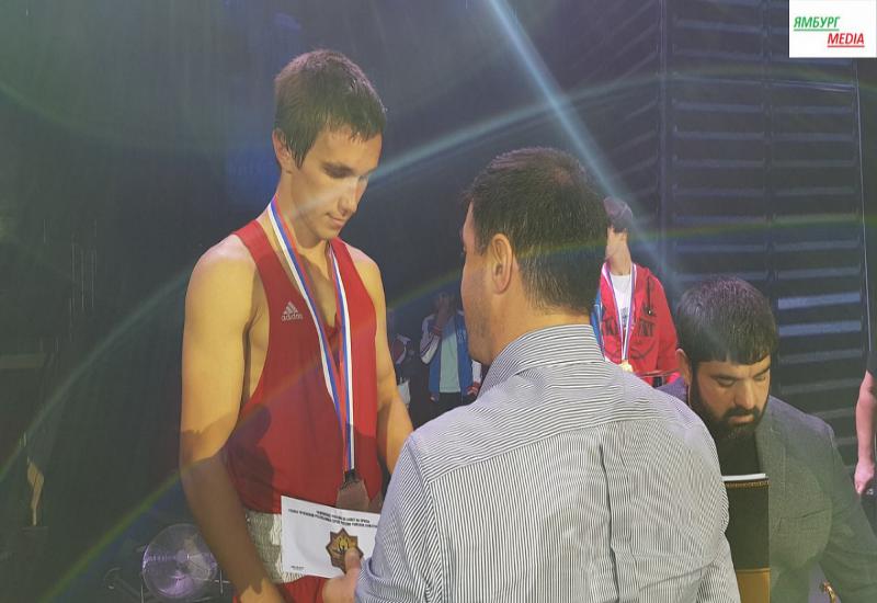 Боксер Расул Салиев из Манаскента занял призовое место на чемпионате России по боксу