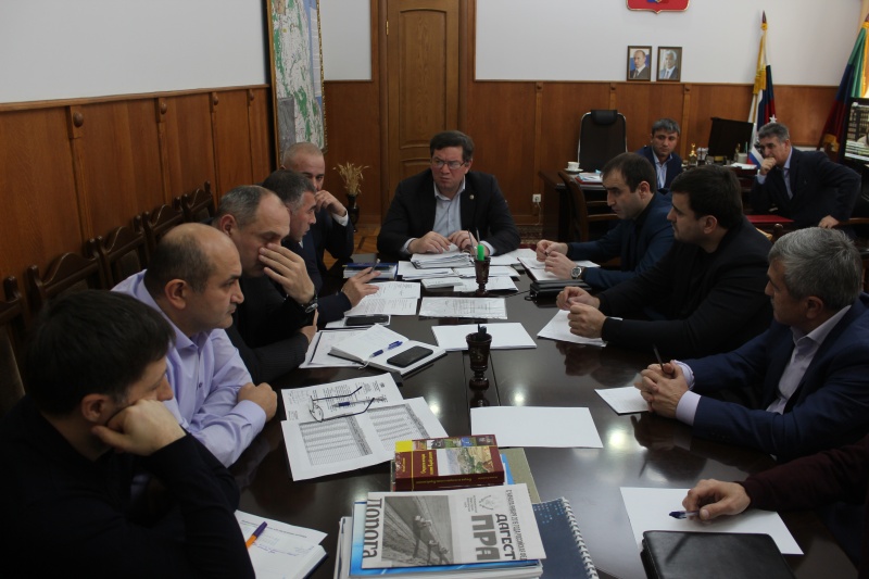 Вопрос газоснабжения обсудили в ходе совещания в Карабудахкентском районе