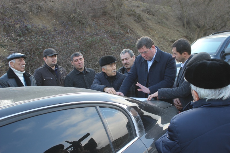 Глава Карабудахкентского района Махмуд Амиралиев ознакомился с состоянием источника питьевой воды Бекенез.