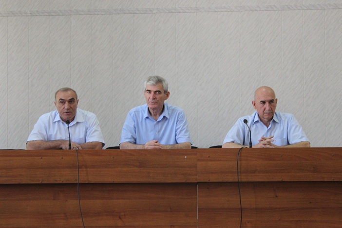 Вопросы ликвидации долгов за потребленную энергию обсудили на совещании в Карабудахкенте