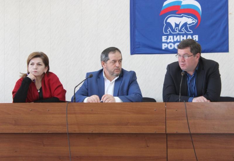 В Карабудахкентском районе обсудили вопросы оформления сельскохозяйственных земель
