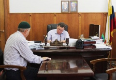 Глава Карабудахкентского района провел ежемесячный прием граждан