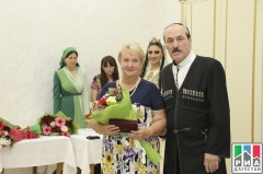 Рамазан Абдулатипов вручил государственные награды отличившимся дагестанцам