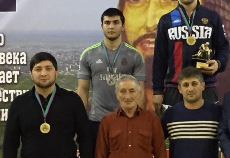 Мурад Джалилов занял призовое место на республиканском турнире по вольной борьбе