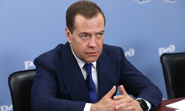Медведев подписал постановление о снижении платы граждан за вывоз твердых коммунальных отходов.